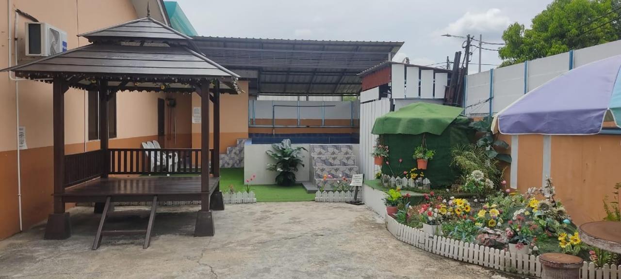 Ns Homestay Private Pool Tanah Merah  Exterior photo